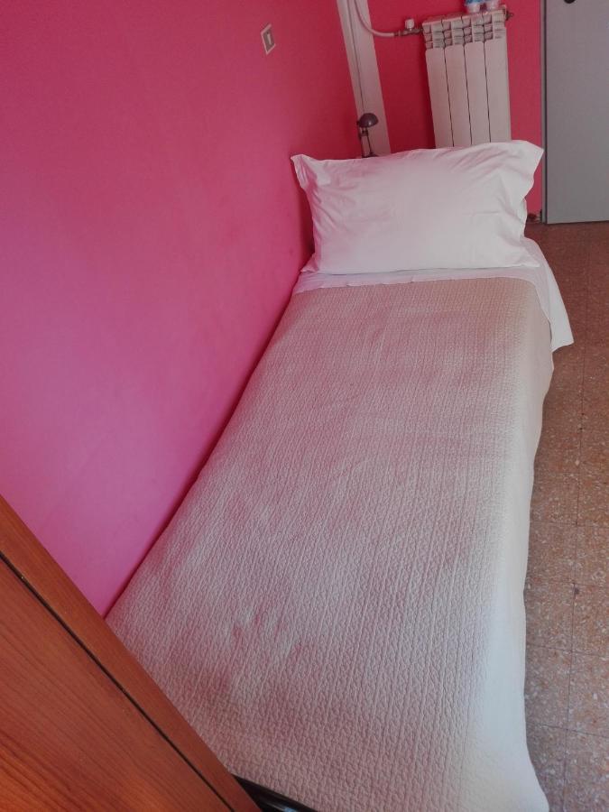 Hotel Villa Lorena Rimini Buitenkant foto