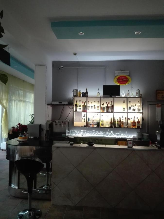Hotel Villa Lorena Rimini Buitenkant foto