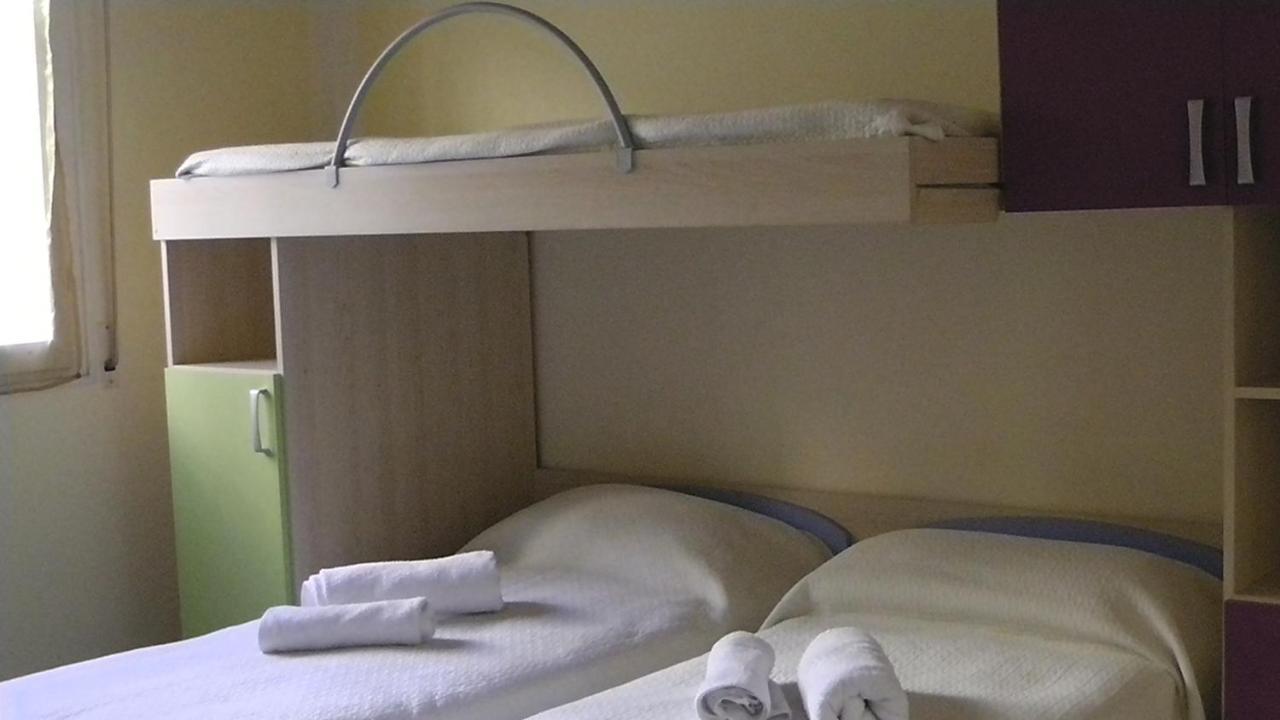 Hotel Villa Lorena Rimini Kamer foto