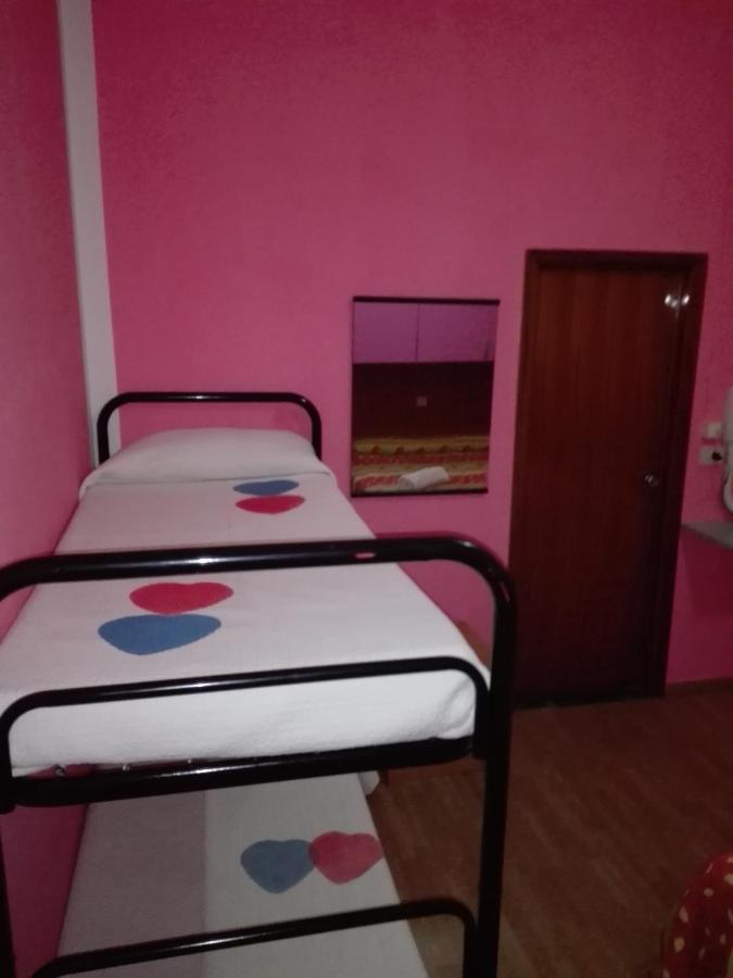 Hotel Villa Lorena Rimini Buitenkant foto