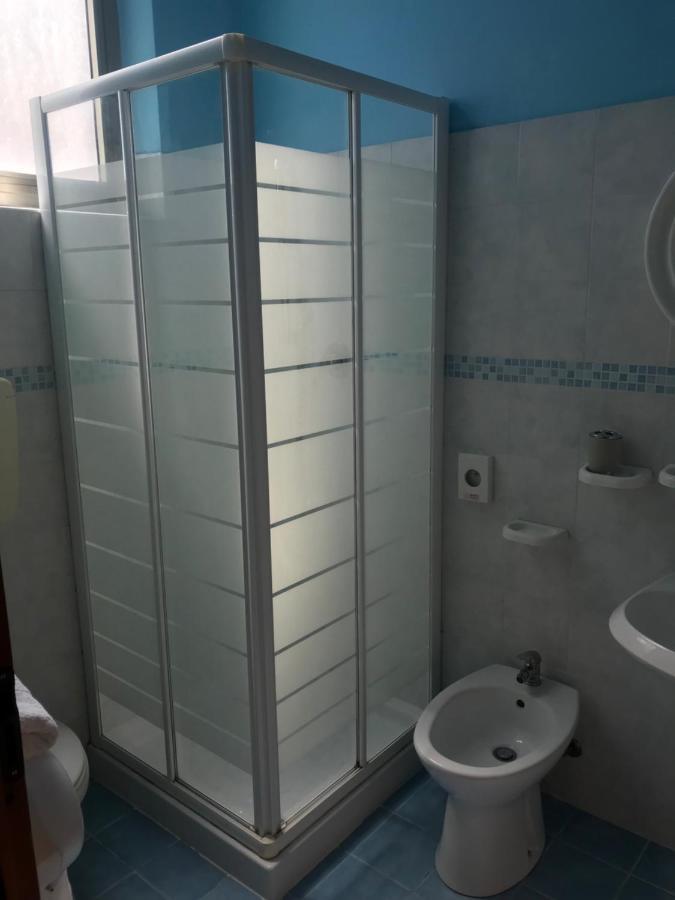 Hotel Villa Lorena Rimini Buitenkant foto