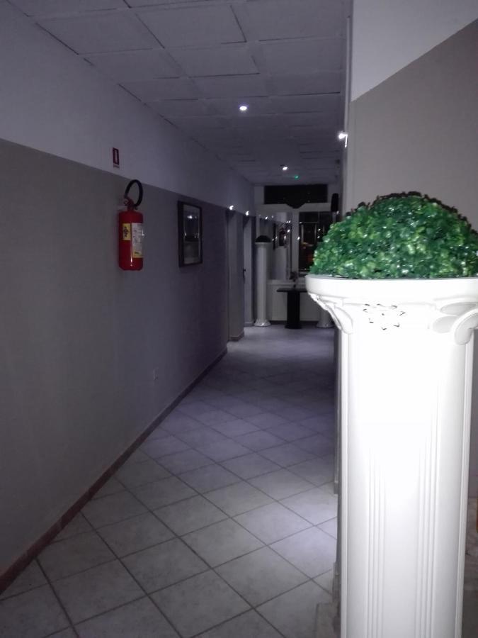 Hotel Villa Lorena Rimini Buitenkant foto